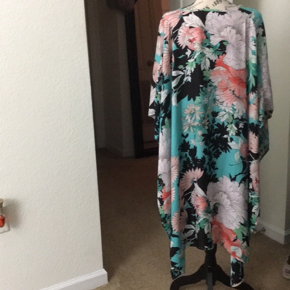 Floral V-Neck Tunic CoverUp - Picture 3 of 4